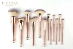 Nee Cara Mermaid Single Brush #N880 : neecara แปรง แต่งหน้า ด้ามทอง ขนนุ่ม