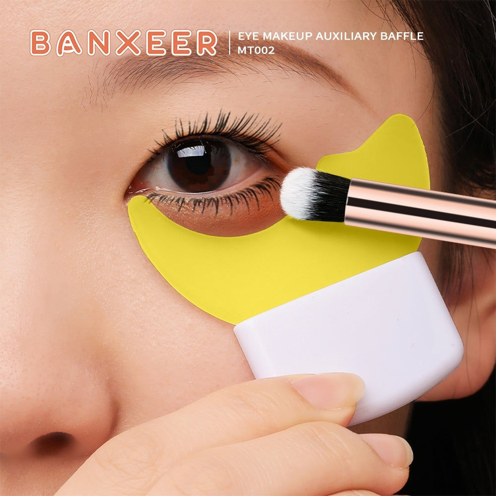 Banxeer Eye Makeup Auxiliary Baffle #MT002 : แบงเซียร์ อุปกาณ์ช่วยแต่งตา แผ่นกั้น แต่งตา x 1 ชิ้น