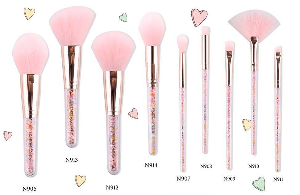 Nee Cara Love Brush : neecara นีคาร่า แปรงแต่งหน้า ด้ามหัวใจ