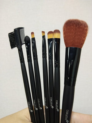 Dayse Brush Set #BS002 : เดย์ซี่ ชุดแปรงแต่งหน้า เซทแปรง ขนนุ่ม 7 ชิ้น พร้อมกระเป๋า