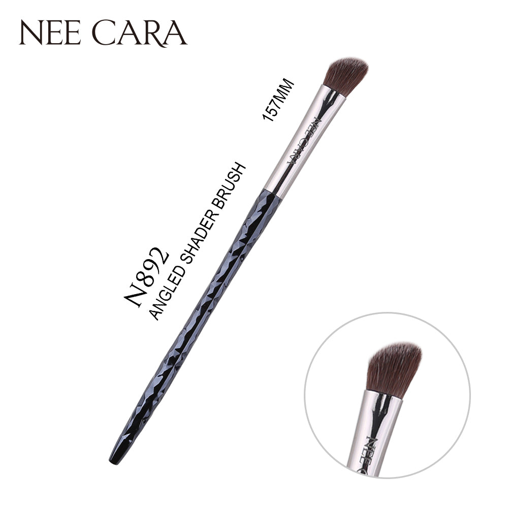 Nee Cara Angled Shader Brush #N892 : neecara นีคาร่า แปรงแต่งหน้า