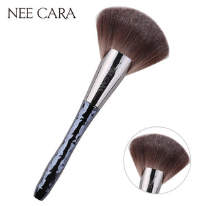 Nee Cara Tapered Fan Brush #N900 : neecara นีคาร่า แปรงแต่งหน้า