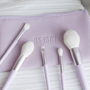 Deesay Travel Series 6 Pieces Brush Set With Bag : ดีเซ้ย์ เซ็ตแปรงพกพา 6 ชิ้น พร้อมกระเป๋า แปรงแต่งหน้า